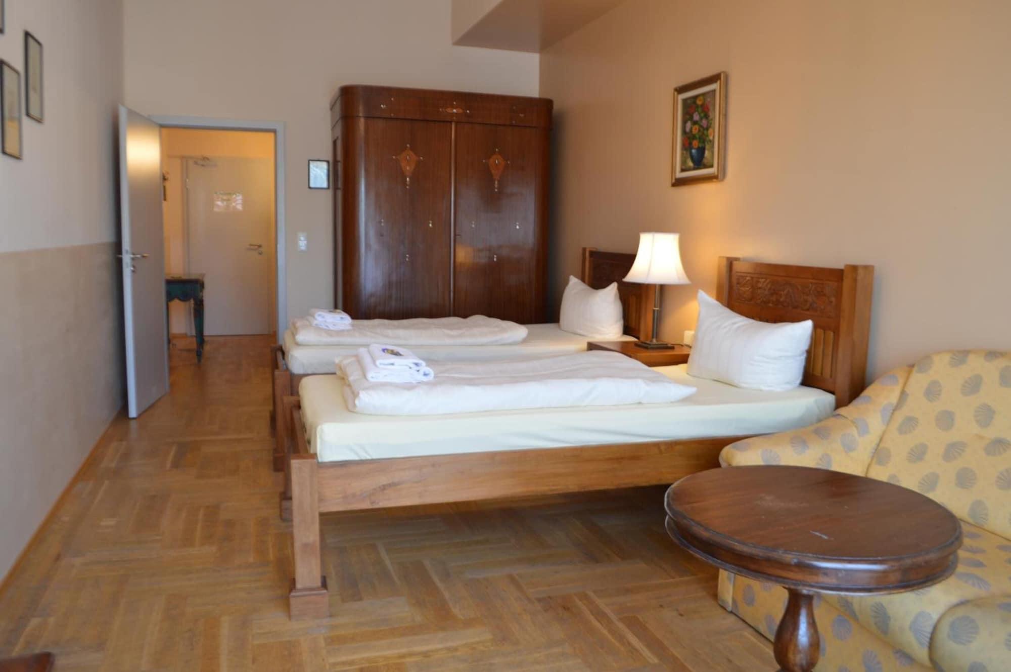 Hotel Gutenberger 27/65