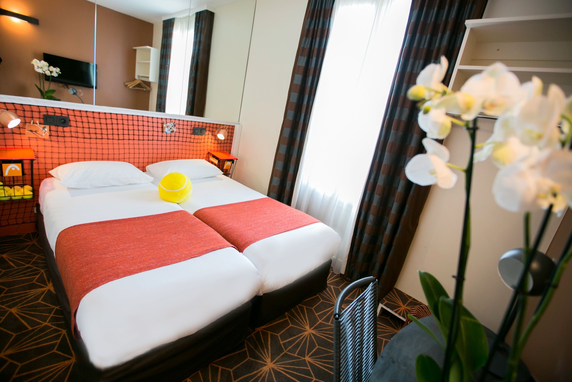 Adjoining, 2 Bedrooms, Family, Double and Twin Beds