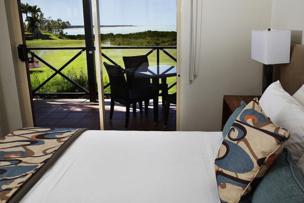 Moonlight Bay Suites 20/41