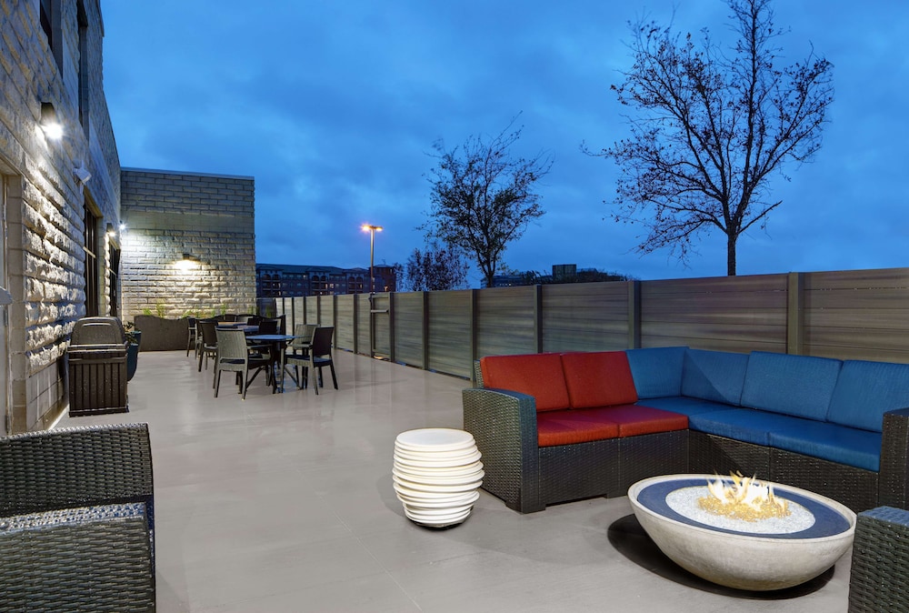 Hampton Inn Suites Farmers Branch Dallas Tx 7/54