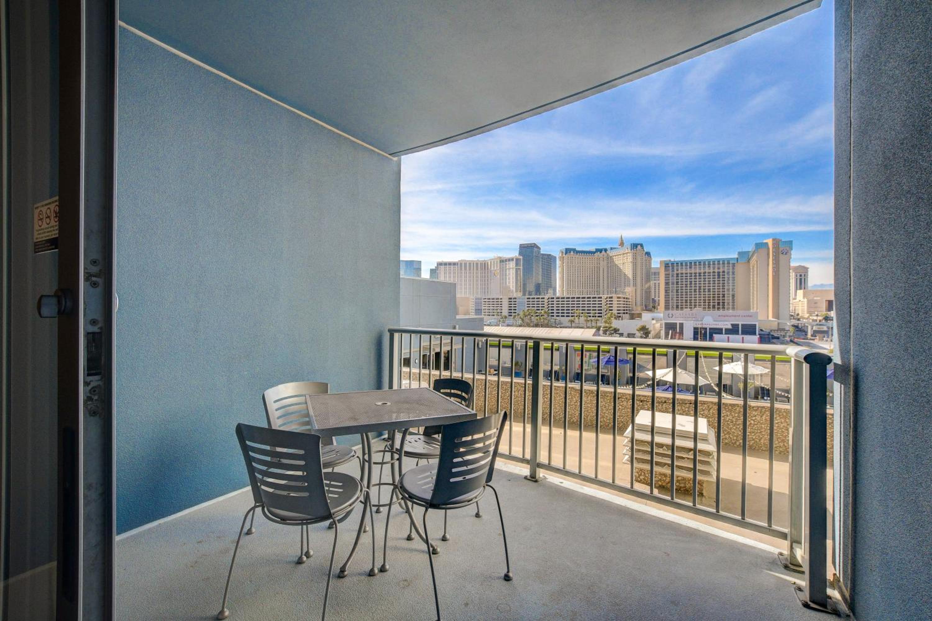 Luxury 1BD/1BTH Suite at Platinum Hotel STRIP VIEW 40/50