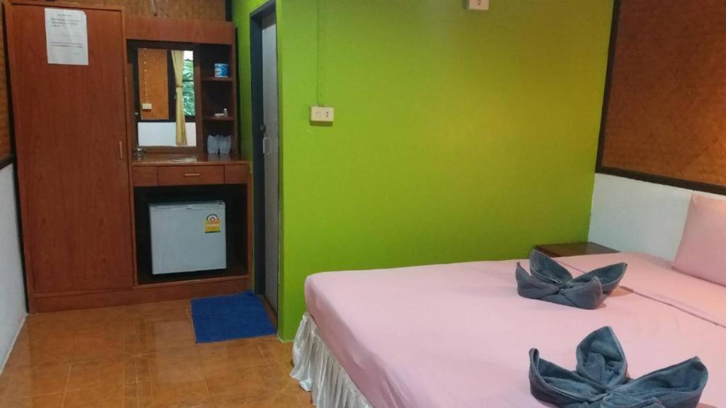 Lanta Long Beach Hostel 21/50