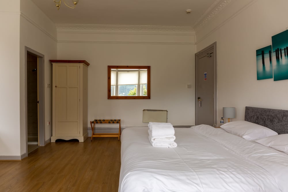 STANDARD, DOUBLE BED, WITH VIEW