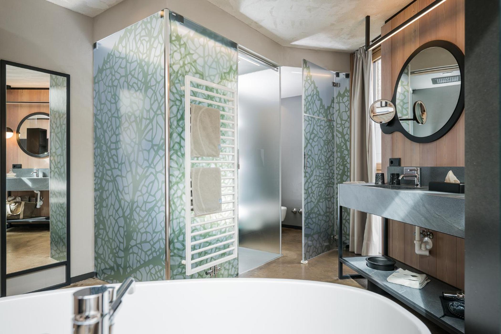جناح بجاكوزي، Lindenhof Pure Luxury & Spa DolceVita Resort 6/6