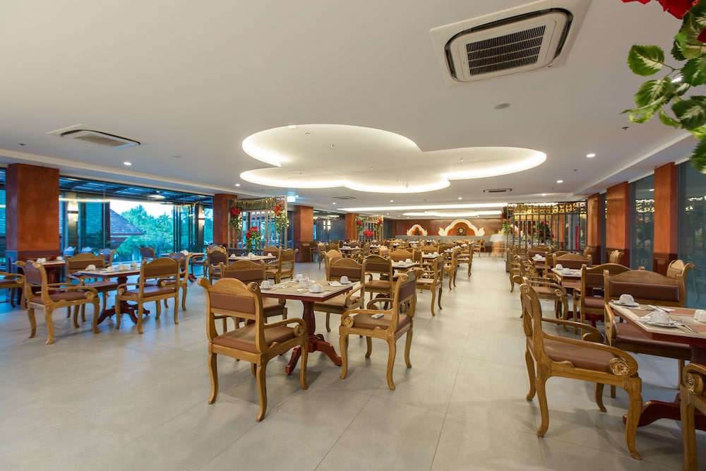 Maikhao Palm Beach Resort 46/65