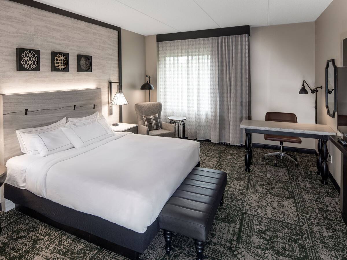 Room at Hilton Appleton Paper Valley, APPLETON - WI