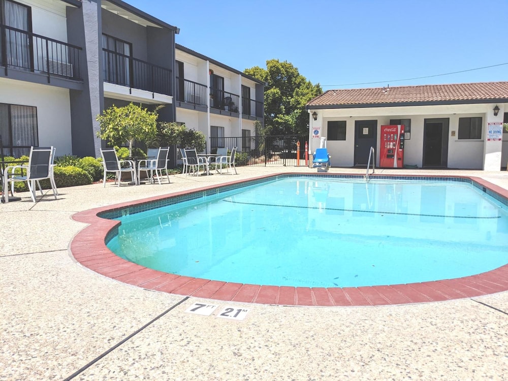 Quality Inn & Suites South San Jose / Morgan Hill 37/42