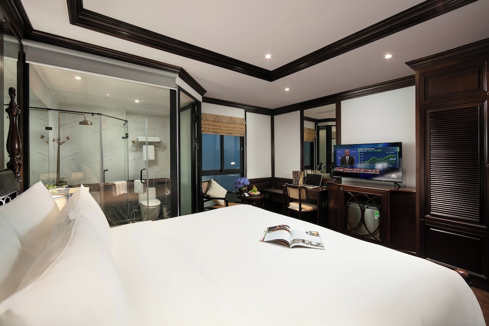 DELUXE, DOUBLE BED