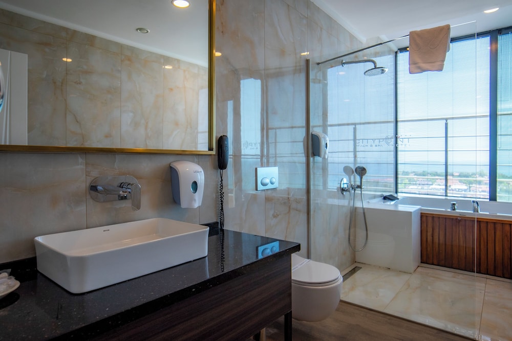 City Point Beach and Spa Hotel 49/50