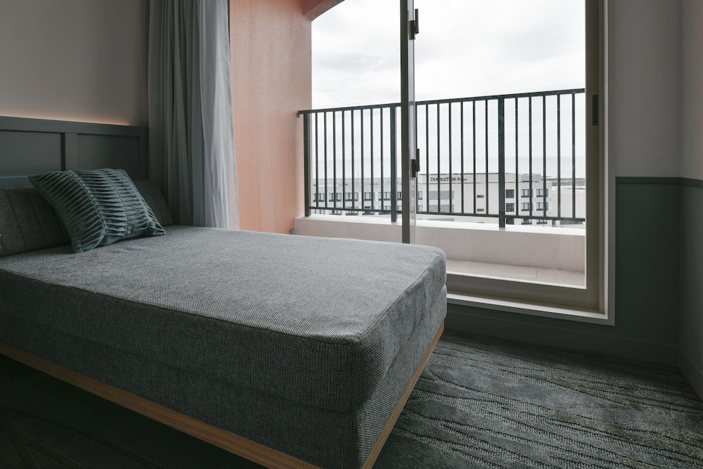 Lequ Okinawa Chatan Spa And Resort 18/70