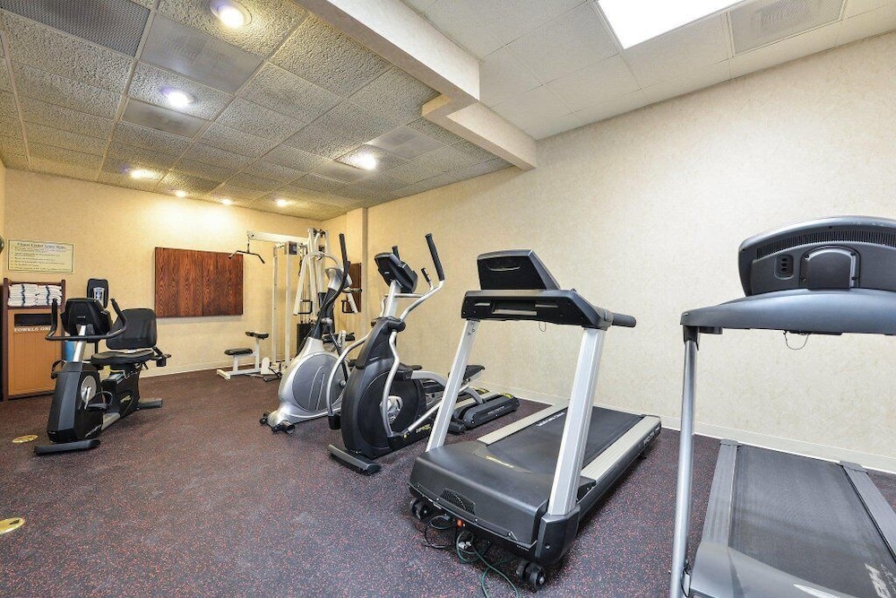Rock Island Inn & Suites Marshalltown 31/55