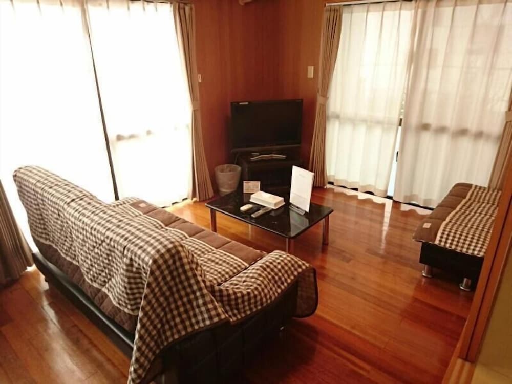 Kokusai Towns Inn 36/72