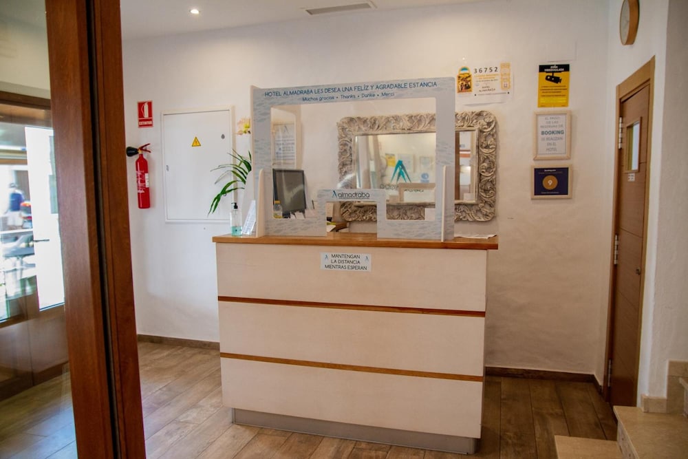 Hotel Almadrabeta 8/50