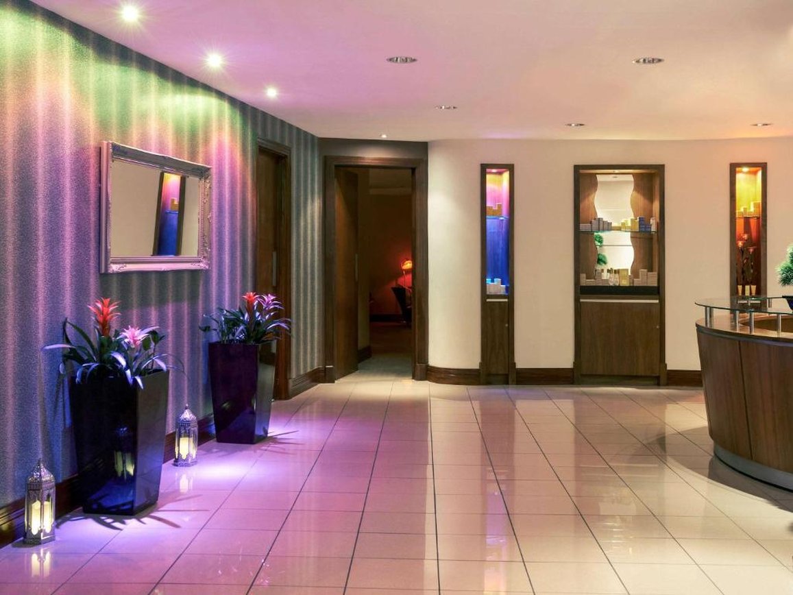 Holland House Hotel Cardiff By Sunday 6/60