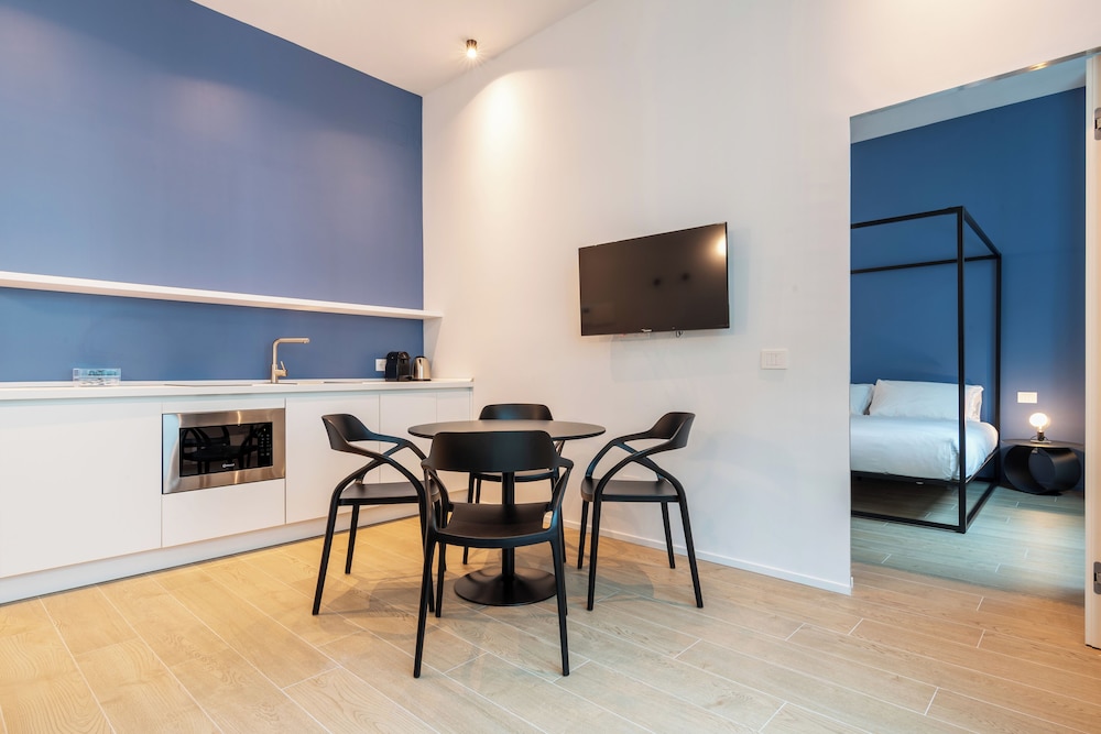 easyhomes - City Centre Suites 39/50