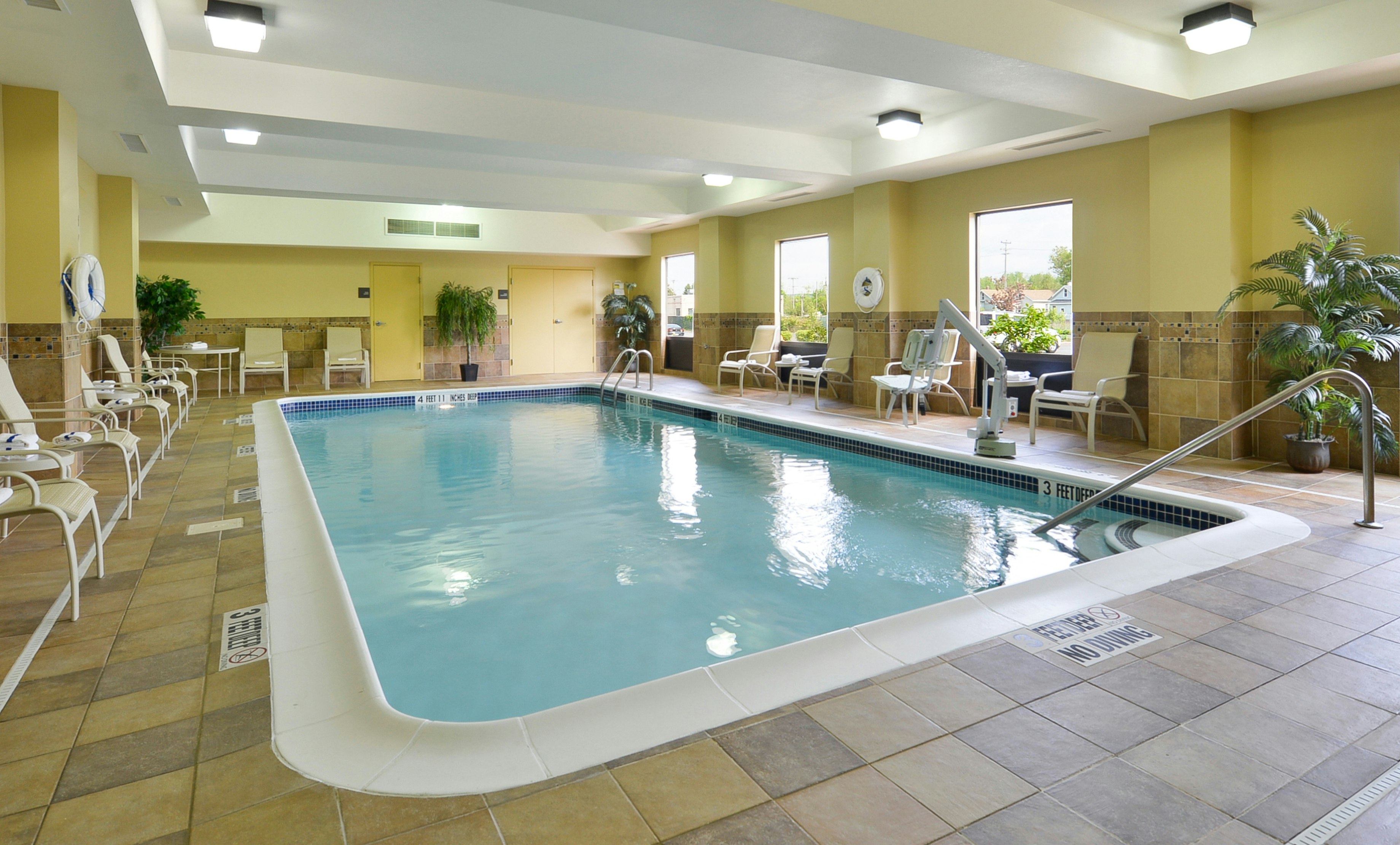 Hampton Inn Utica 17/31