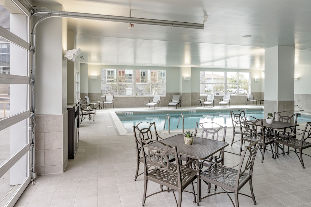 Hotel Madison & Shenandoah Conference Ctr 42/46