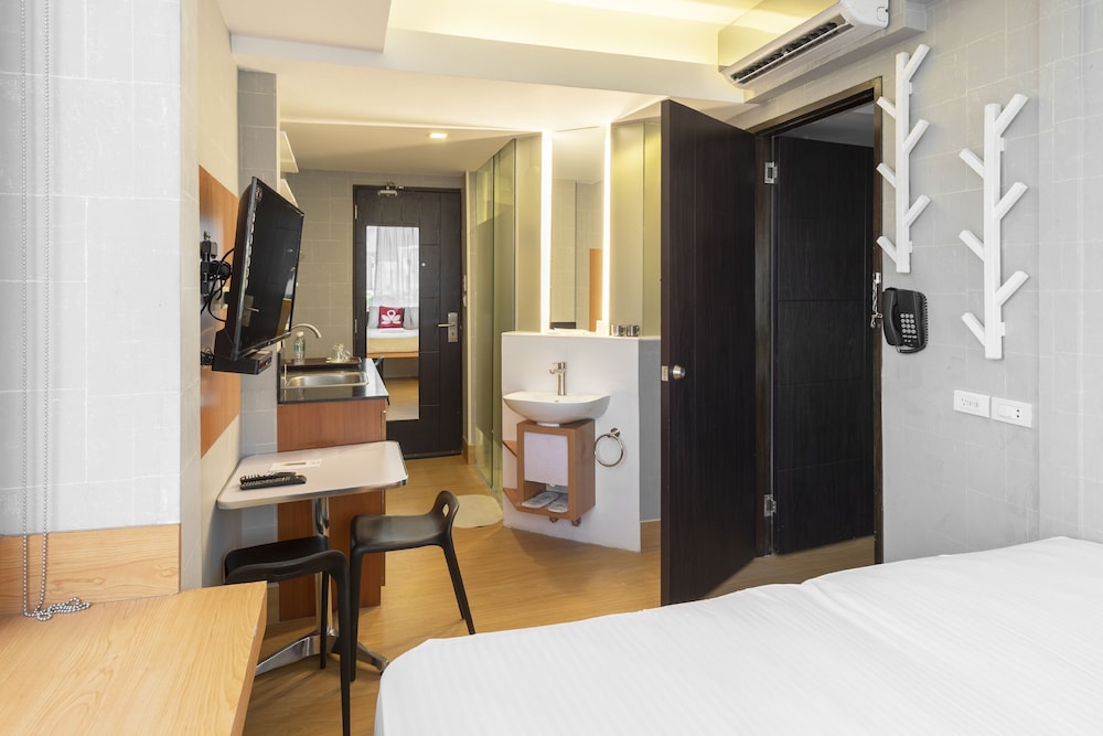 Selah Pods Hotel Manila 22/69
