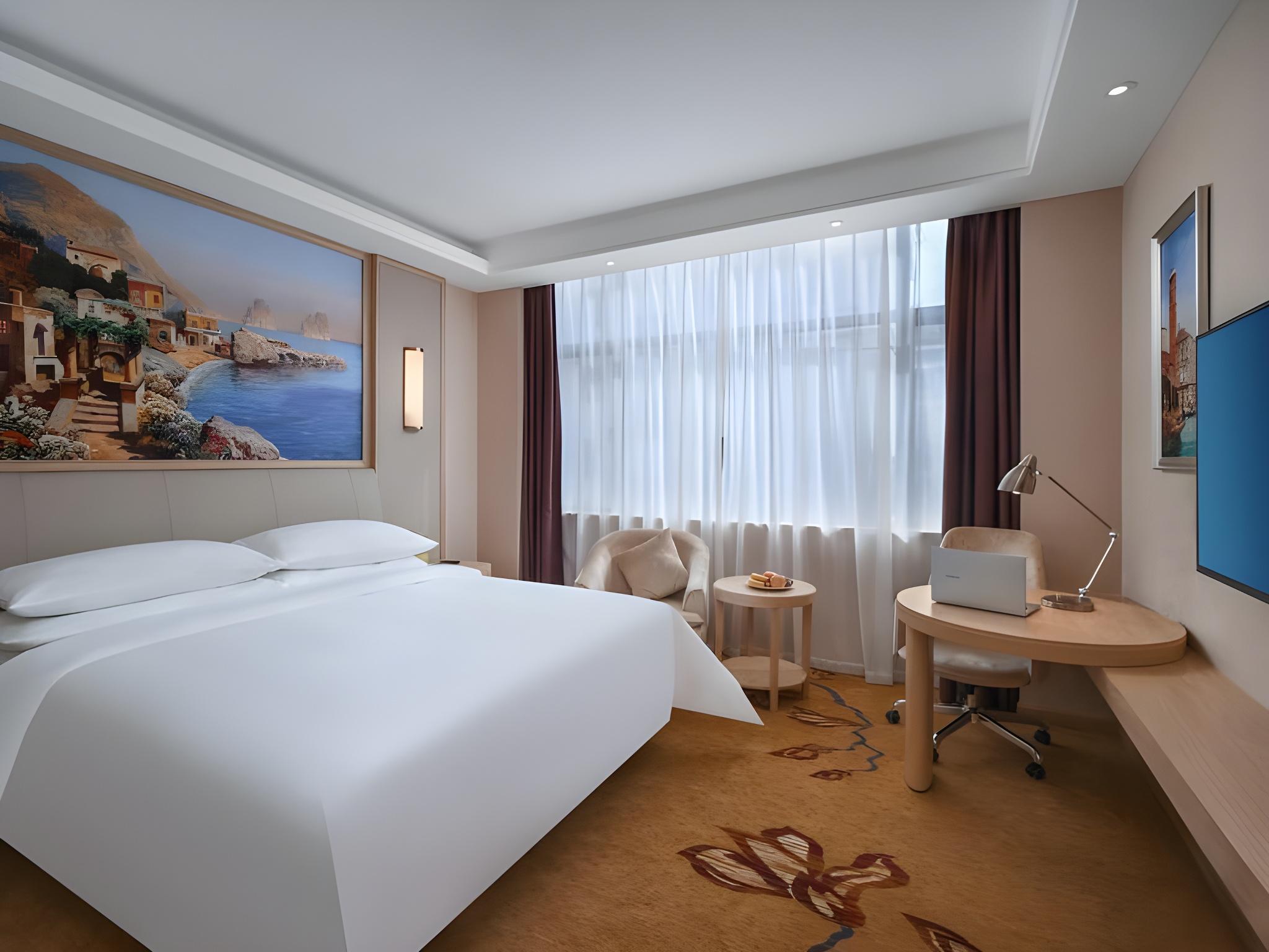 Vienna Hotel(Wanda store, Honggutan, Nanchang) 25/35