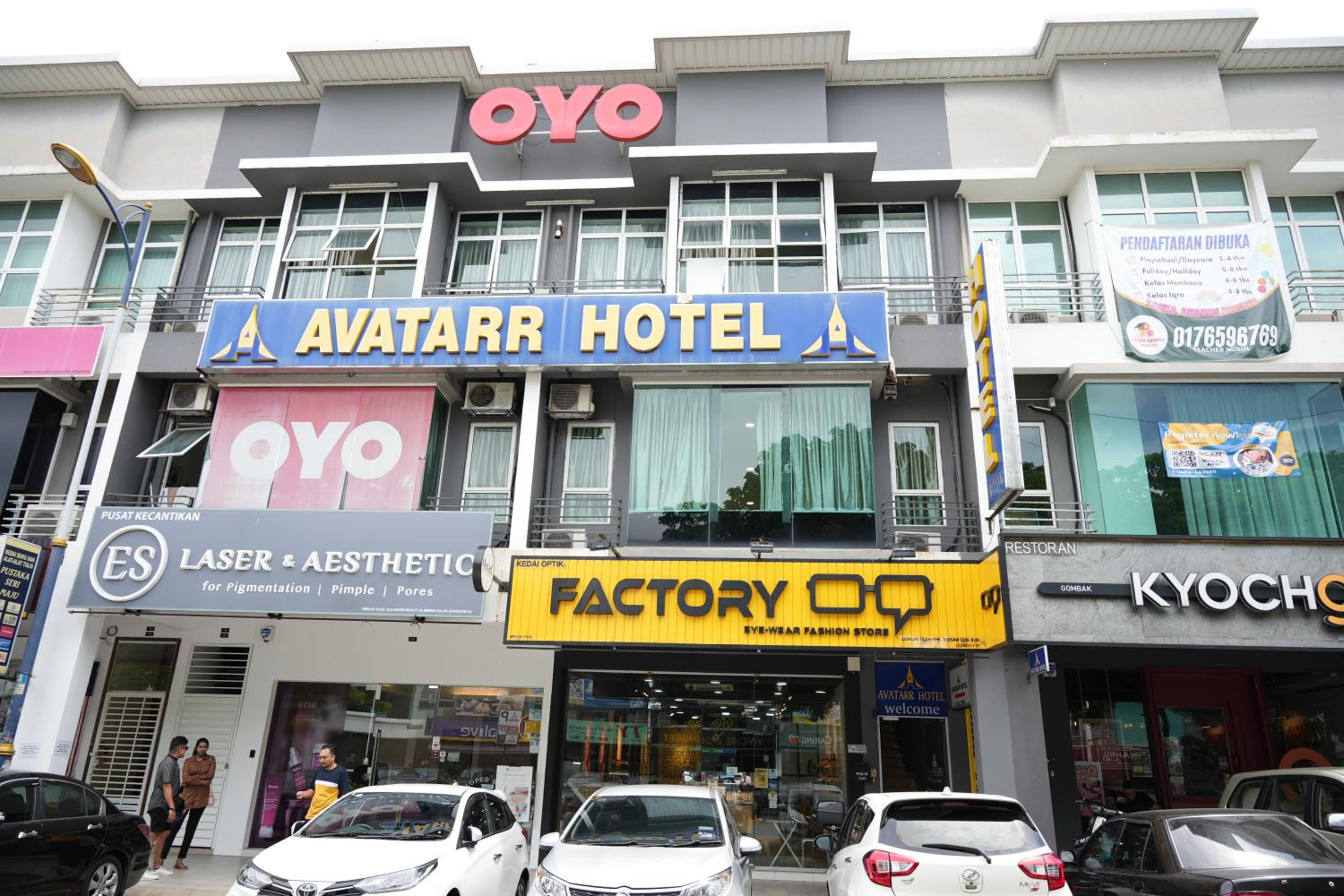 Oyo 44097 Avatarr Hotel 1/49