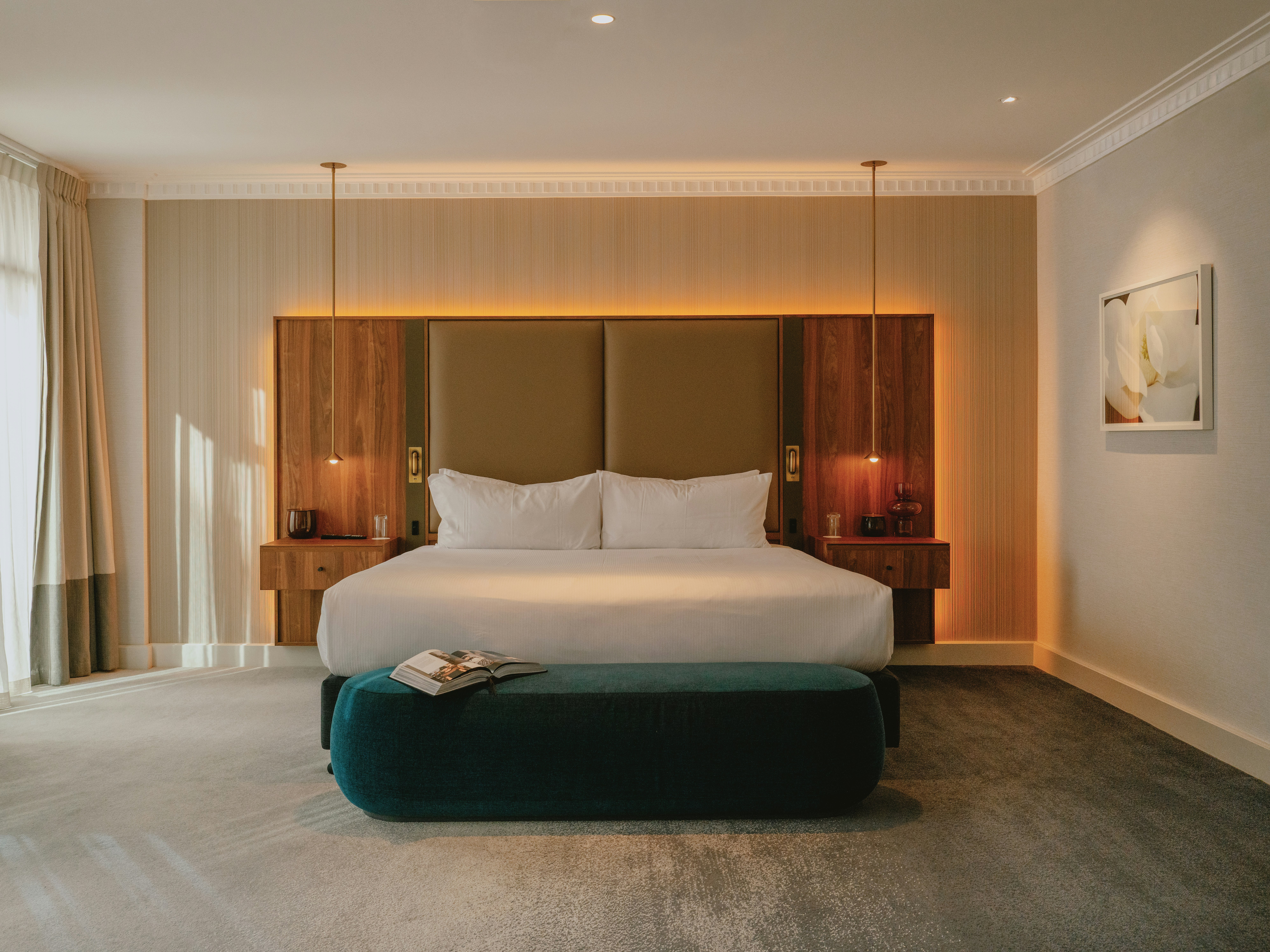 PREMIER, SUITE, KING BED