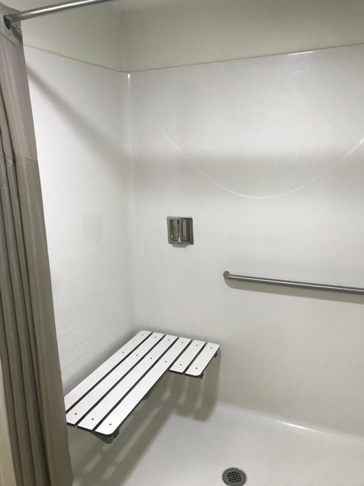 Motel6 Troutville, VA 40/54