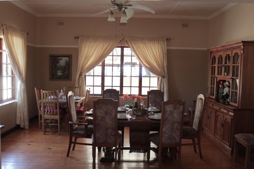 Rose Petals Guest House 17/21