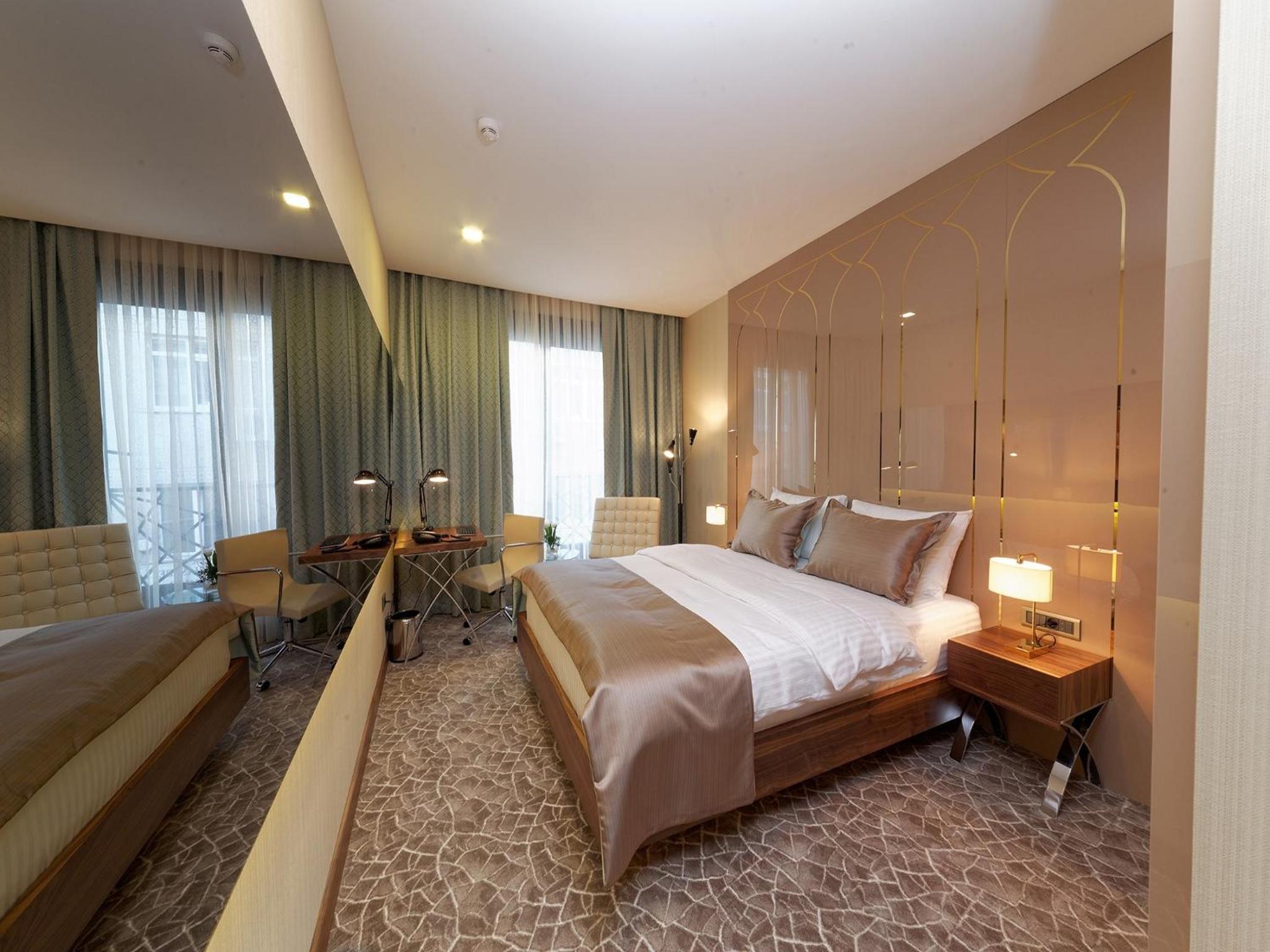 3 Rooms, Deluxe, Queen Bed