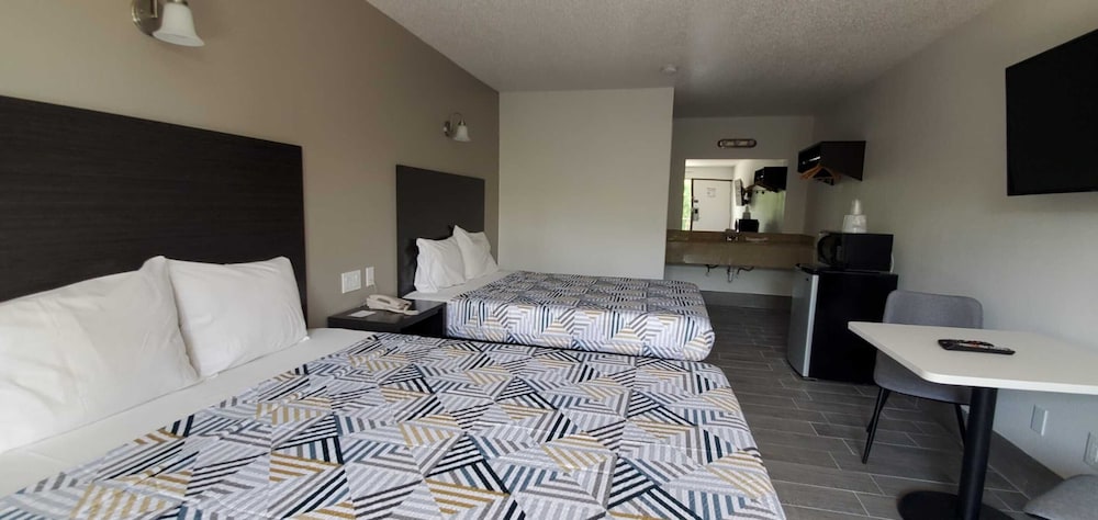 Motel 6 Branson West Silver Dollar City 15/58