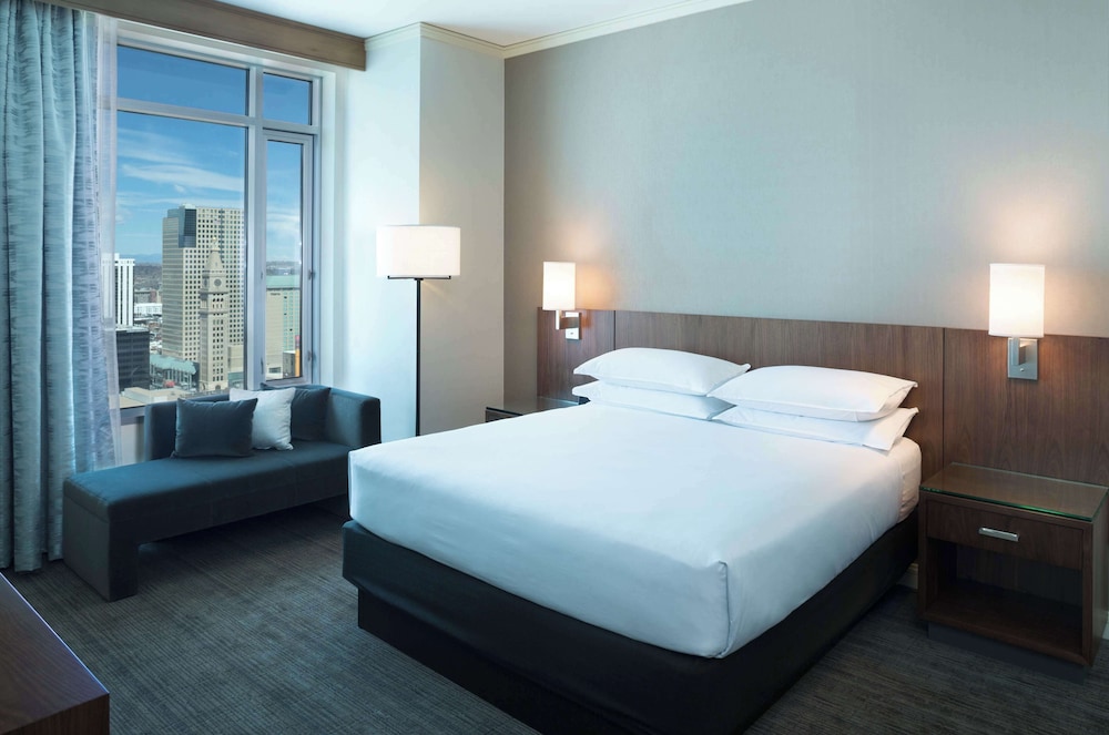 Blue Spruce, Suite, King Bed