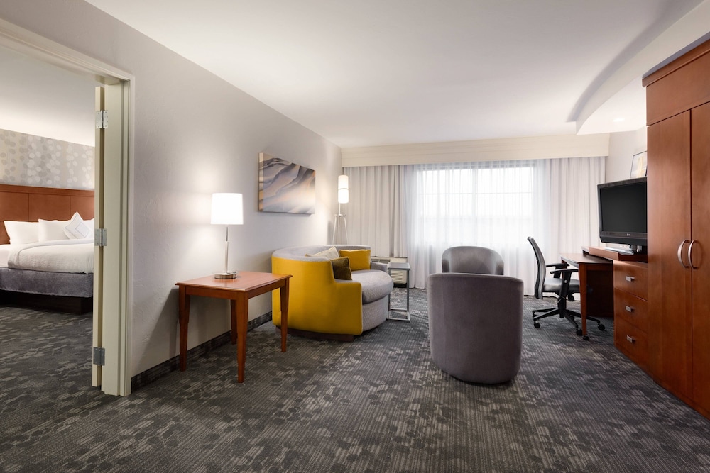 Courtyard by Marriott Oklahoma City North/Quail Springs 24/38
