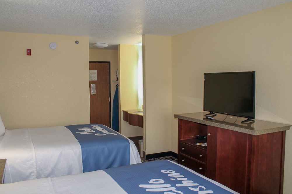 Days Inn by Wyndham Batavia Ohio 9/22