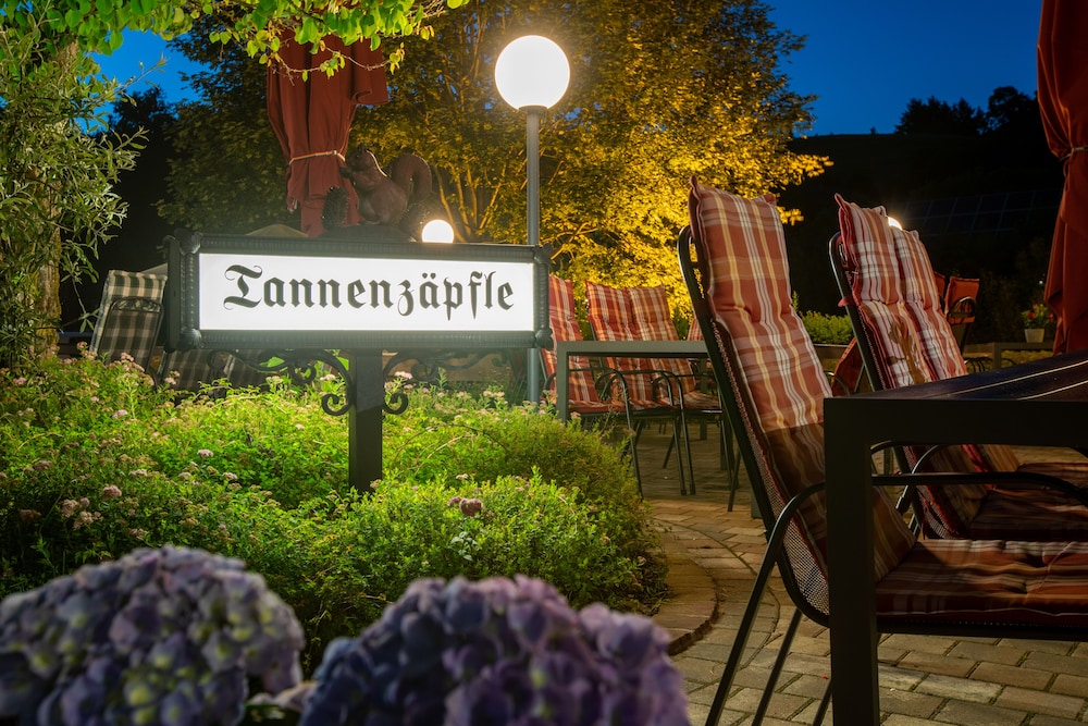 Sackmanns Wanderhotel Lowen 16/19