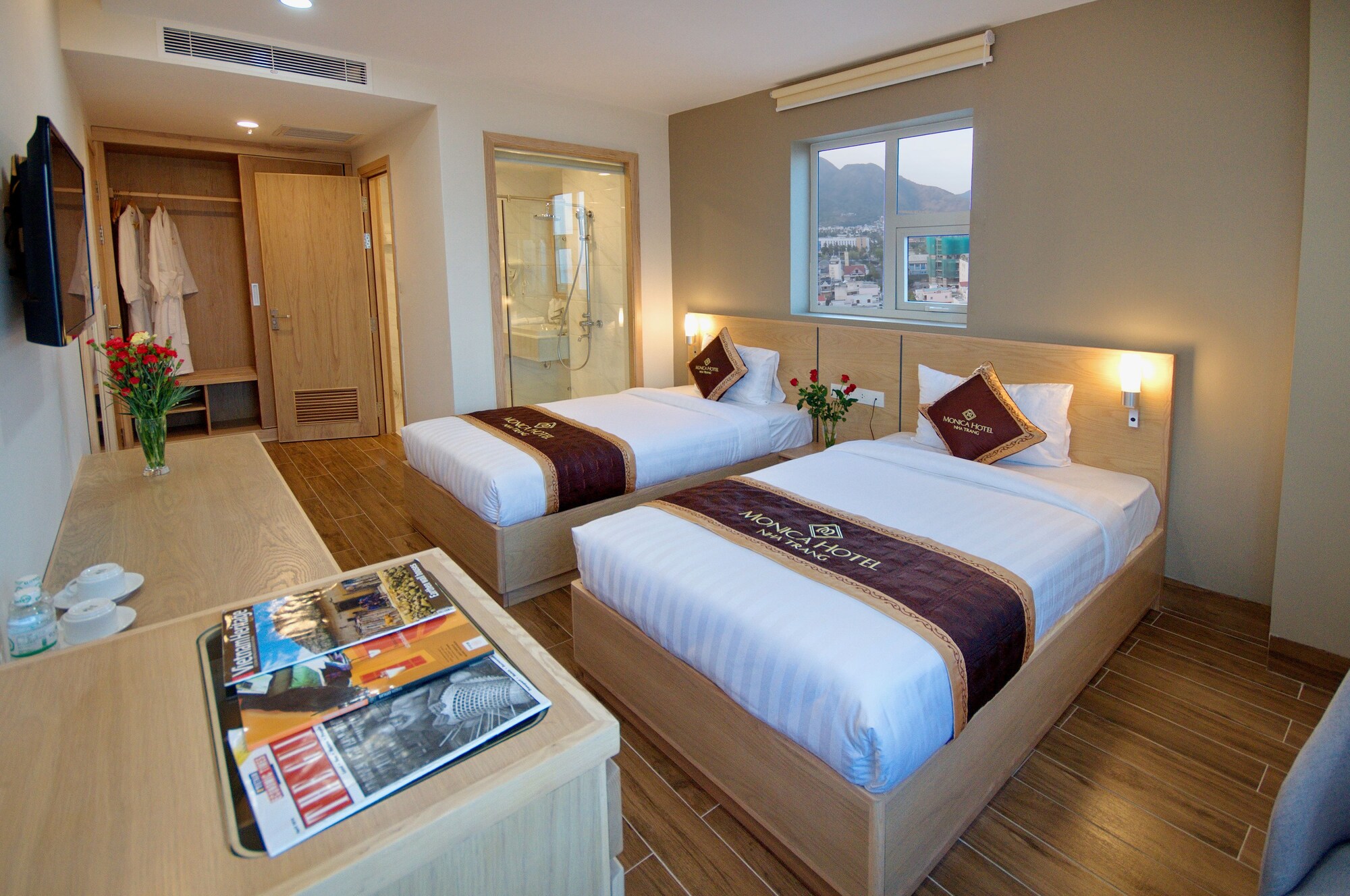 Senior, Twin Beds, Sea View, Balcony، Gibson Hotel Nha Trang 2/10