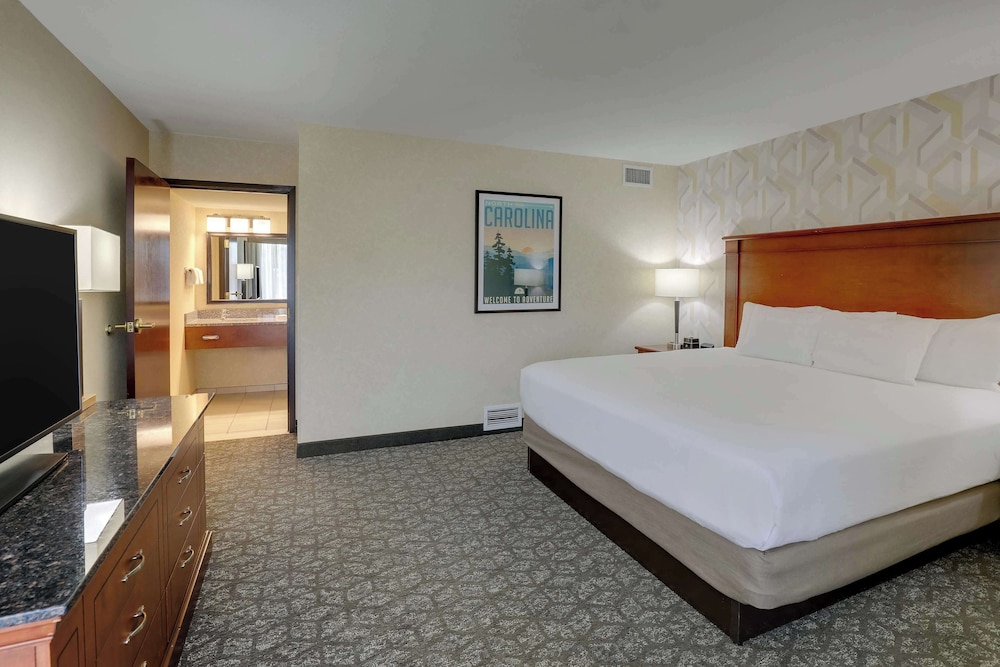 Drury Inn & Suites Charlotte University Place 6/50