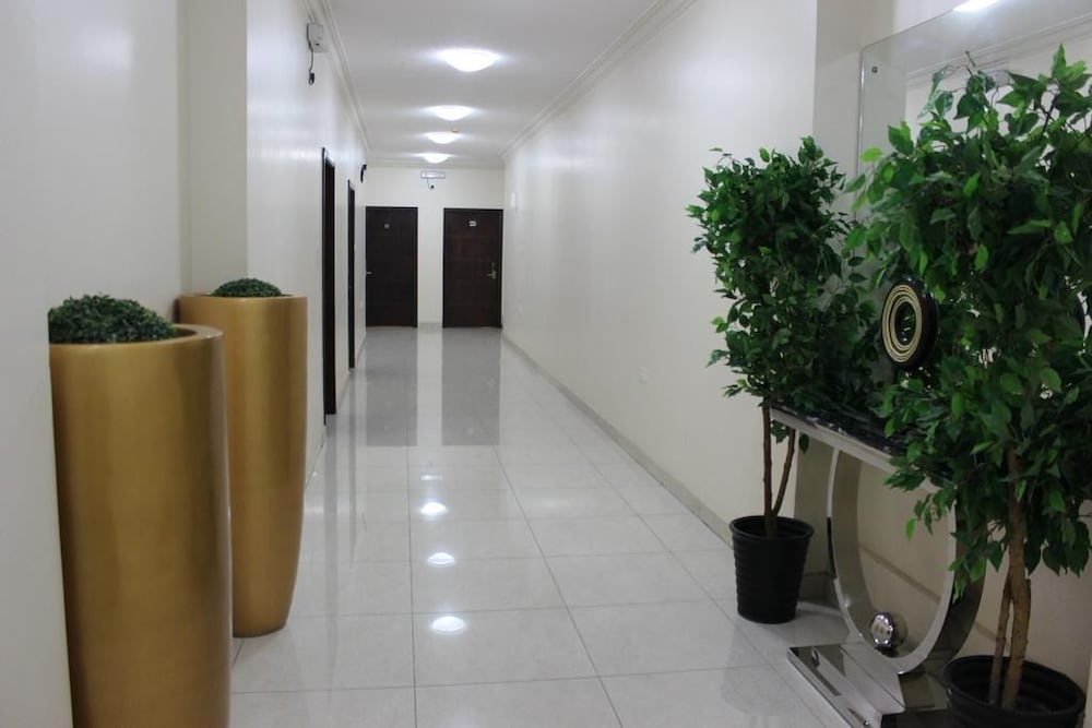 Al Amoria Apartments 18/21