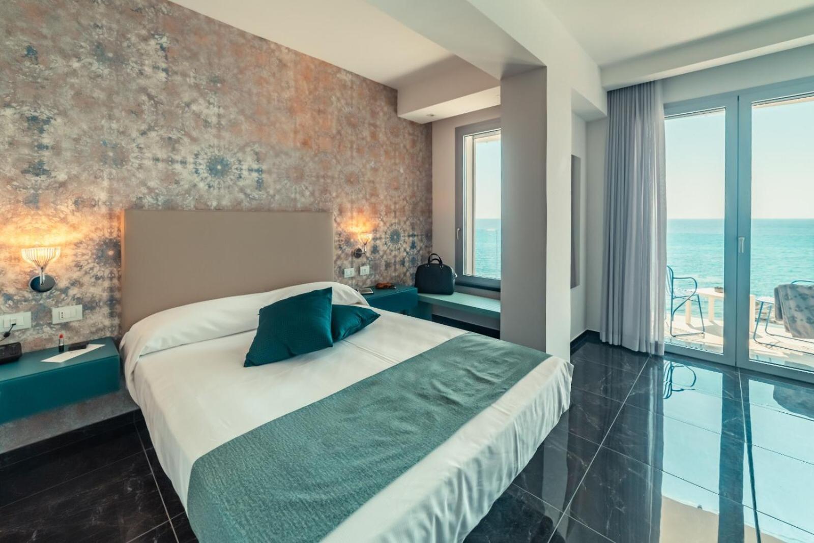 Superior, Double Bed, Sea View