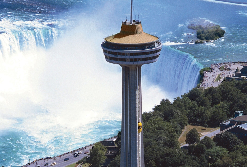 Wyndham Grand Fallsview Hotel 62/65
