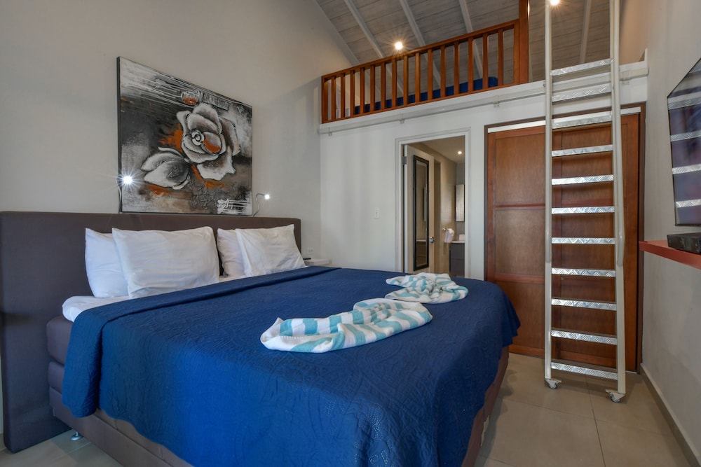 Loft, Suite, King Bed, Bunk Bed, Pool Side