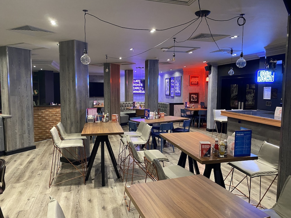 Village Hotel Swindon 49/73