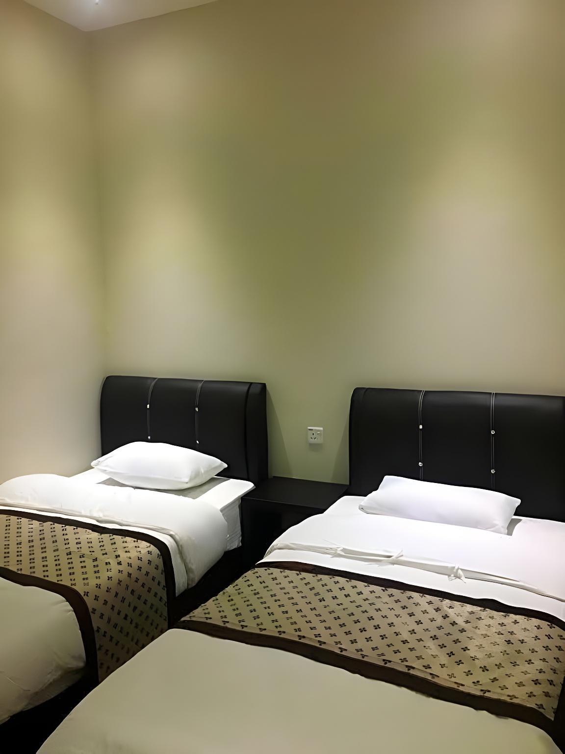 Budget, Twin Beds, No Window
