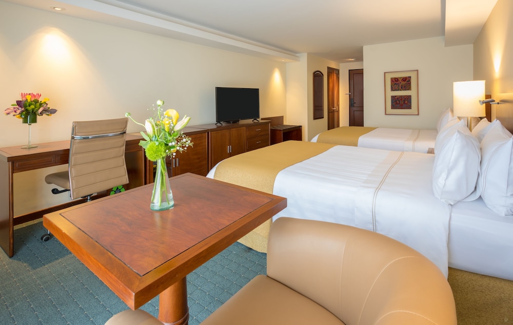 Ghl Capital Hotel 25/42