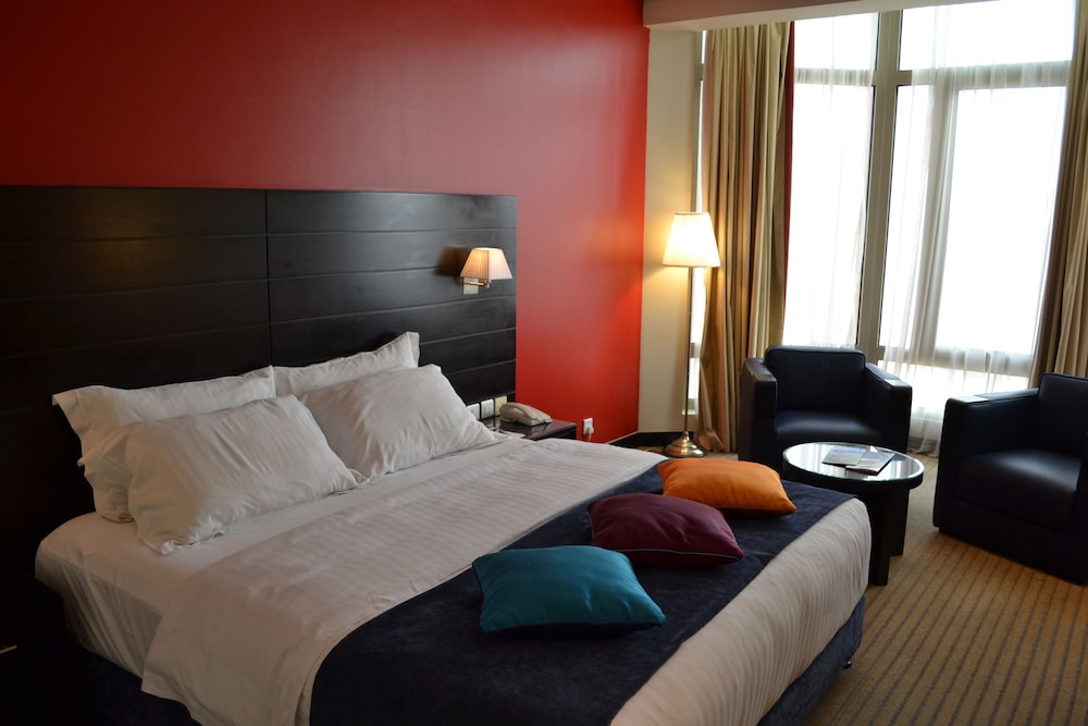 بارك إن باي راديسون الخبر(Park Inn By Radisson Al Khobar Hotel) 22/74