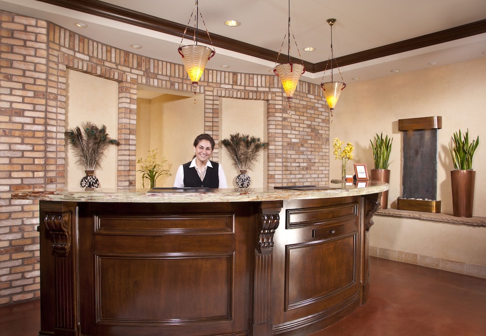 Ayres Hotel Chino Hills 8/55