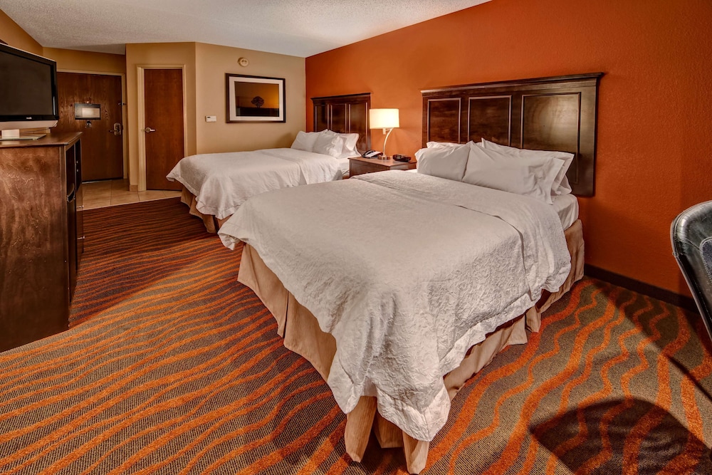 Hampton Inn Clarksville 14/77