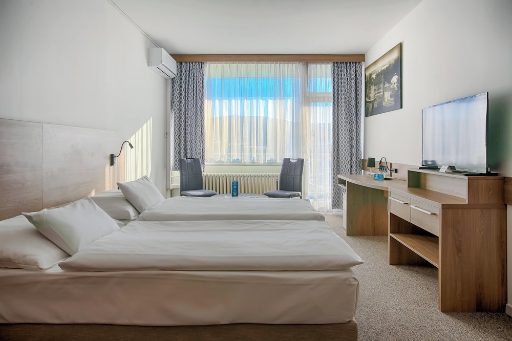 Standard, Single Bed, Grand Wing