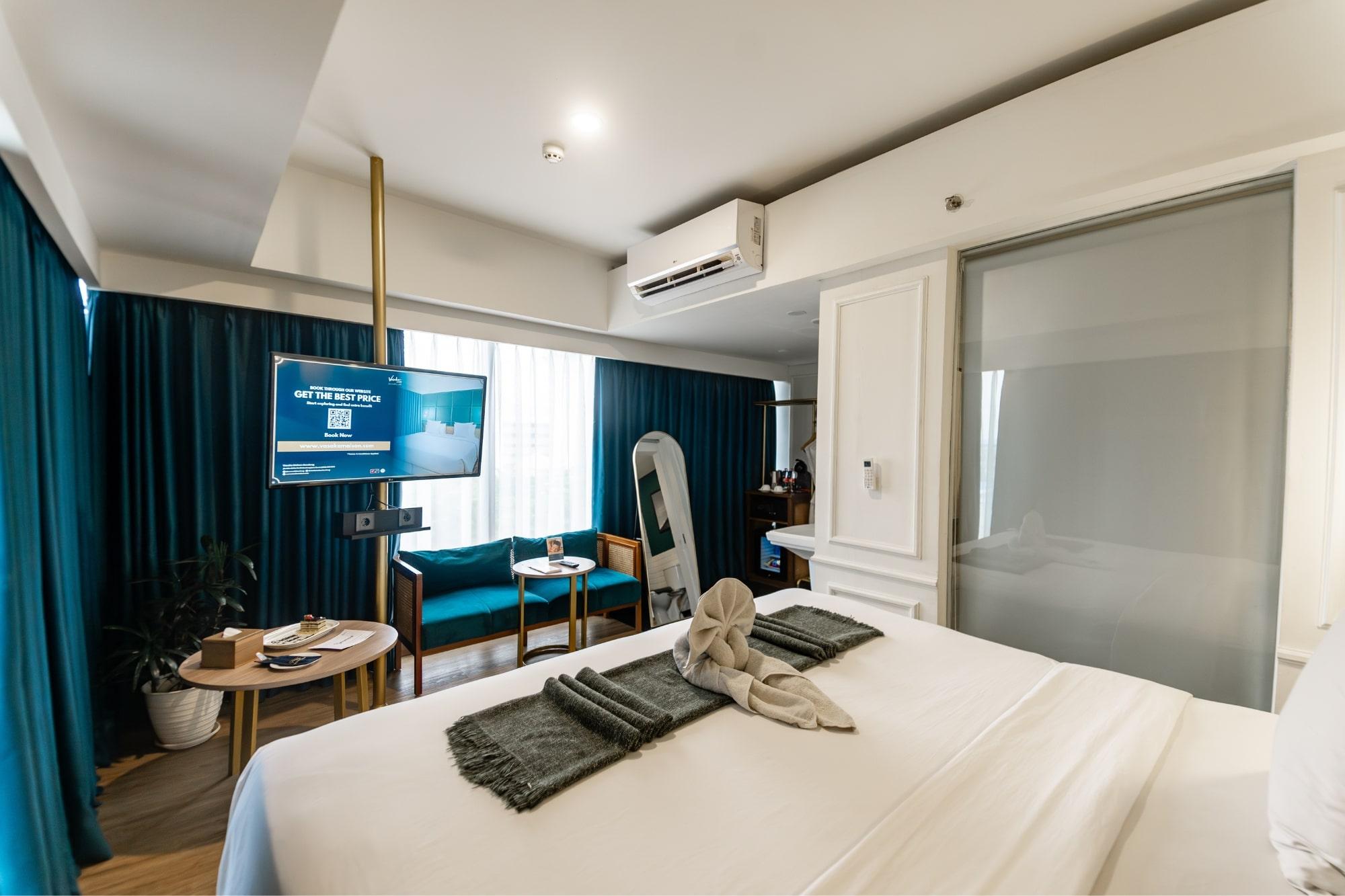 JUNIOR SUITE