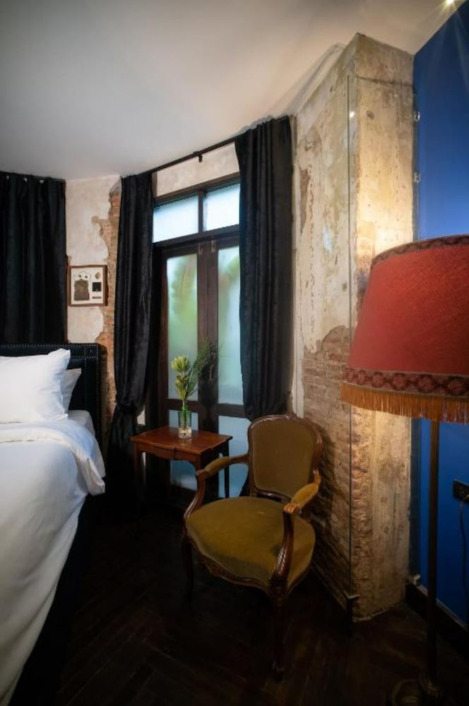 Baan Tuk Din Hotel 7/50