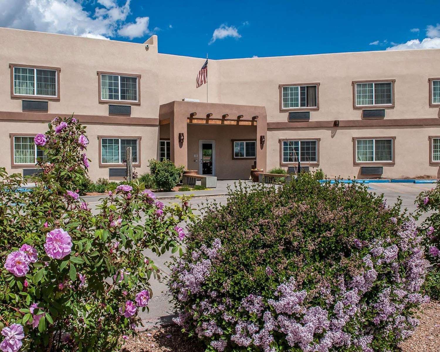 Econo Lodge Inn & Suites Santa Fe, NM 29/30