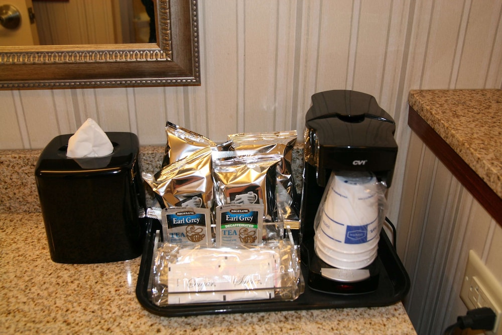 Hampton Inn Suites Paducah 29/55